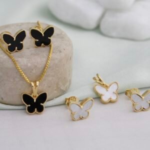 CONJUNTO BRINCO E COLAR BORBOLETA RESINADA BANHADO A OURO 18K